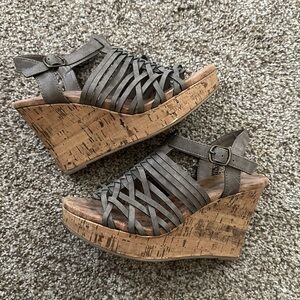 Hadley Strappy Wedge - Women’s Size 8.5